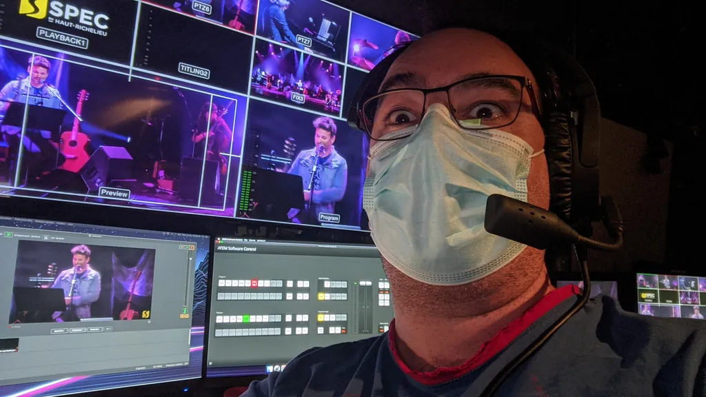 Régie vidéo en direct pendant la pandémie, écrans de retour multicaméra — Théâtre des Deux Rives (2020).